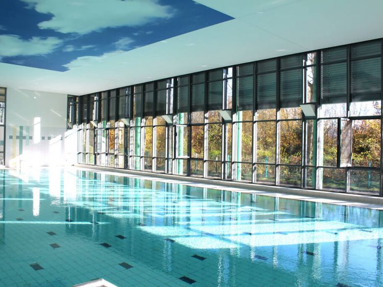 Schwimmbad in der MEDICLIN Klinik Reichshof