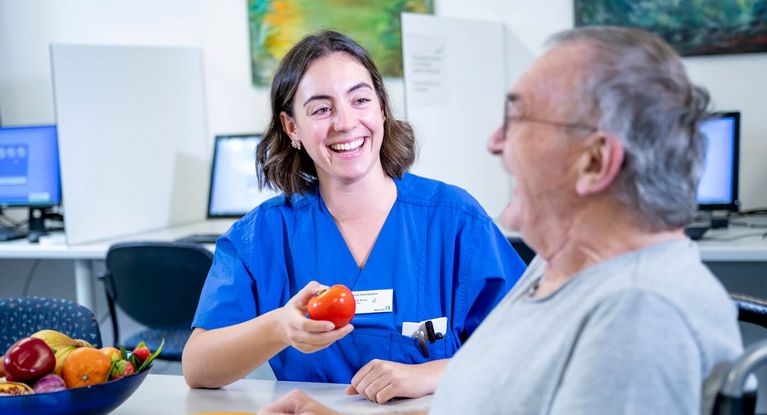 Logopädin unterrichtete Patienten