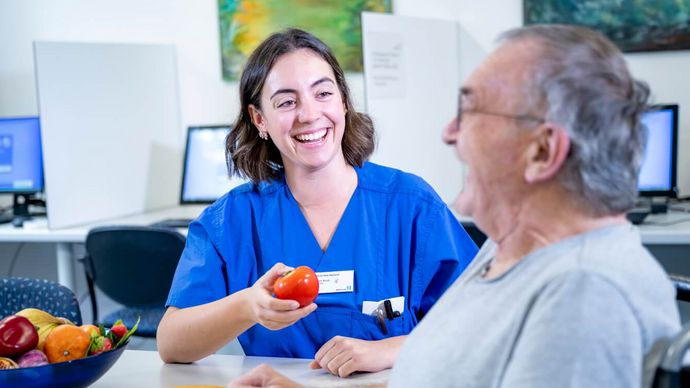 Logopädin unterrichtete Patienten